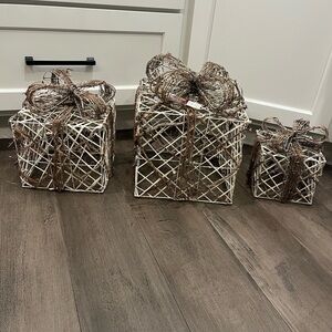 NEW Set of 3 Pier 1 Presents
